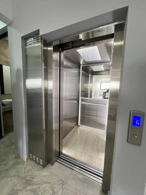Apartamento Enchanting With Perfect Location! *